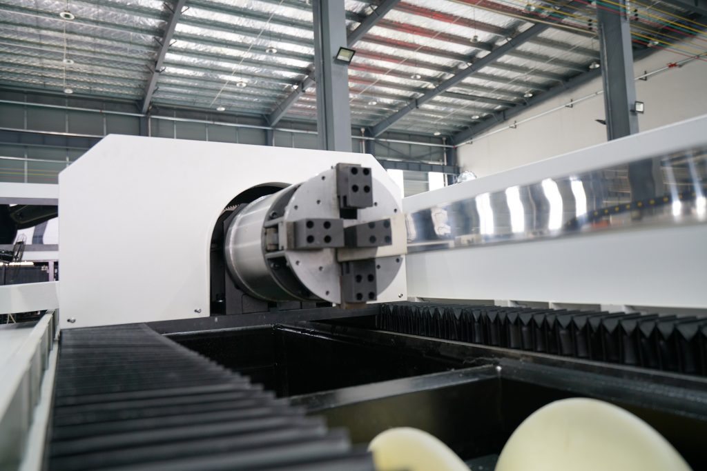 CNC automatická laserová rezačka výrobca štvorhranná okrúhla ss ms gi kovová železná rúrka z nehrdzavejúcej ocele vláknová laserová rezačka rúrok